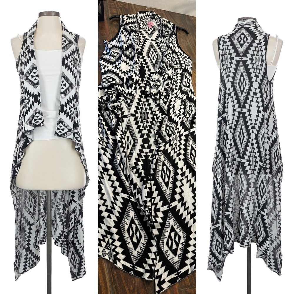 Dolled Up by F.A.N.G.‎ Black White Aztec Sleeveless Duster Vest Medium